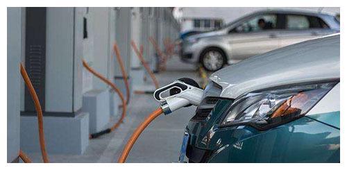 新能源车与燃油车