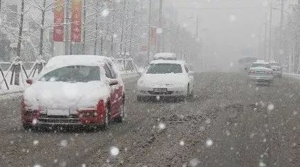 雪天行车时应注意什么