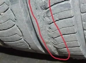 轮胎磨损不均匀的故障现象