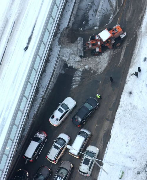 在雪天条件下行车如何使用灯光开关